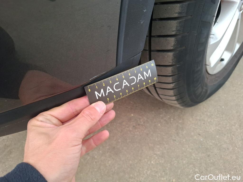 Ford  Kuga FORD  / 2019 / 5P / SUV 2.5 190 hybrid Flexifuel Pshift Titanium #8