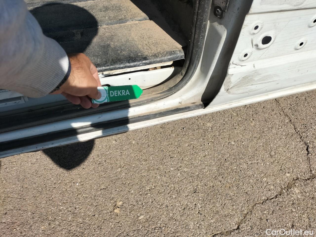 Ford  Transit  Custom Furgón 280 L1 Trend TDCi 105CV MT6 E6dT #77