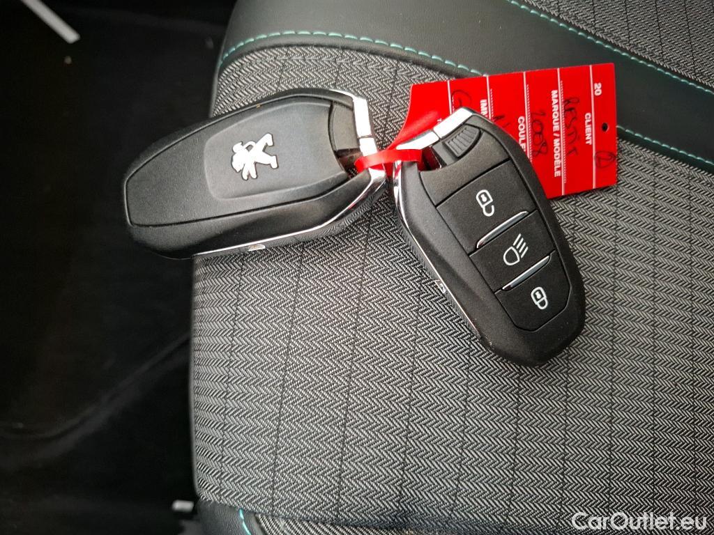 Peugeot  2008  Allure Business 1.2 PureTech 130CV BVA8 E6d #12