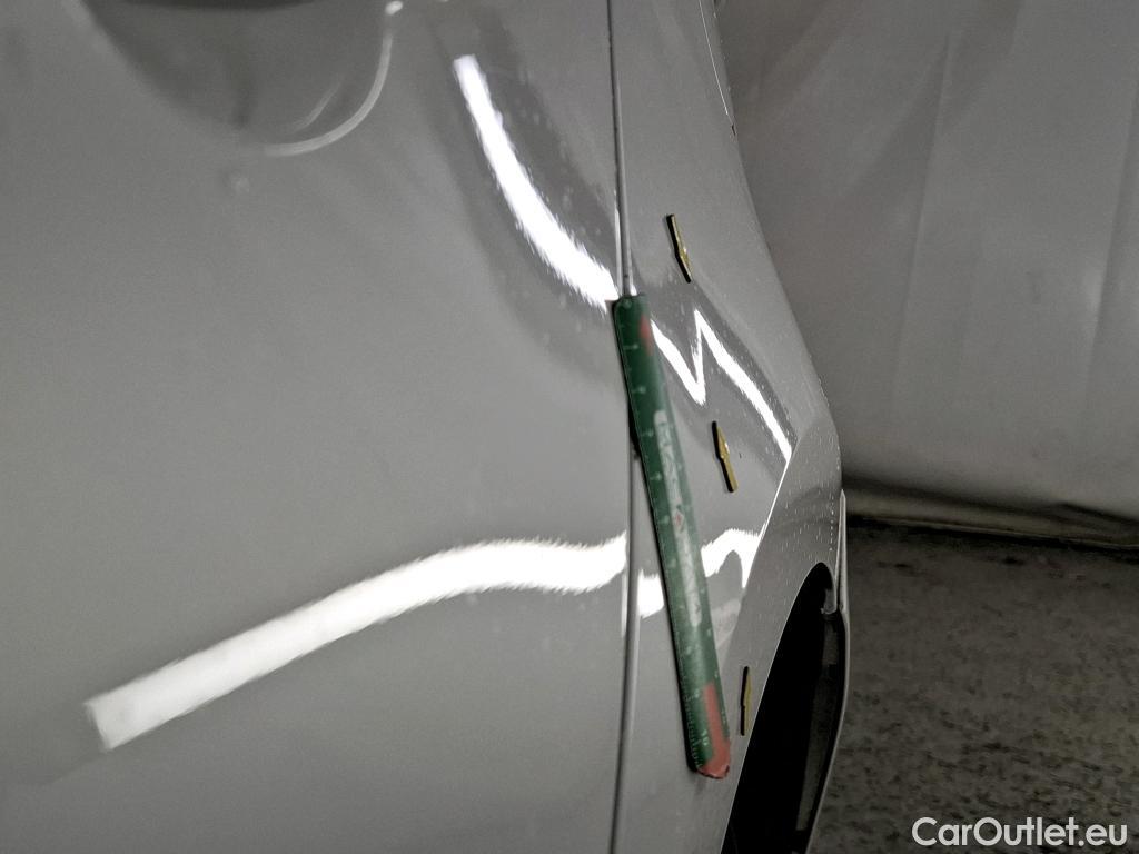 Toyota  Corolla TOYOTA  / 2018 / 5P / Berline Hybride 122h Dynamic Business #31