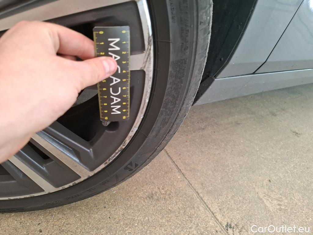 Bmw  Serie 1 BMW Série 1 / 2019 / 5P / Berline 116i DKG7 Business Design #8