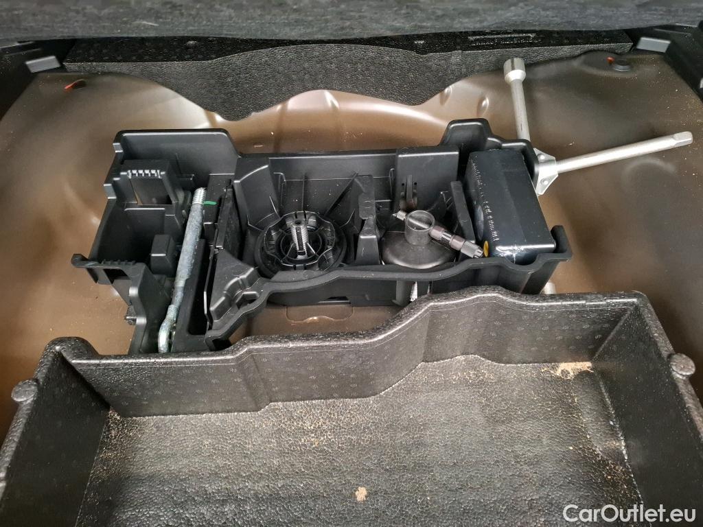 Peugeot  2008  Allure Business 1.2 PureTech 130CV BVA8 E6d #11