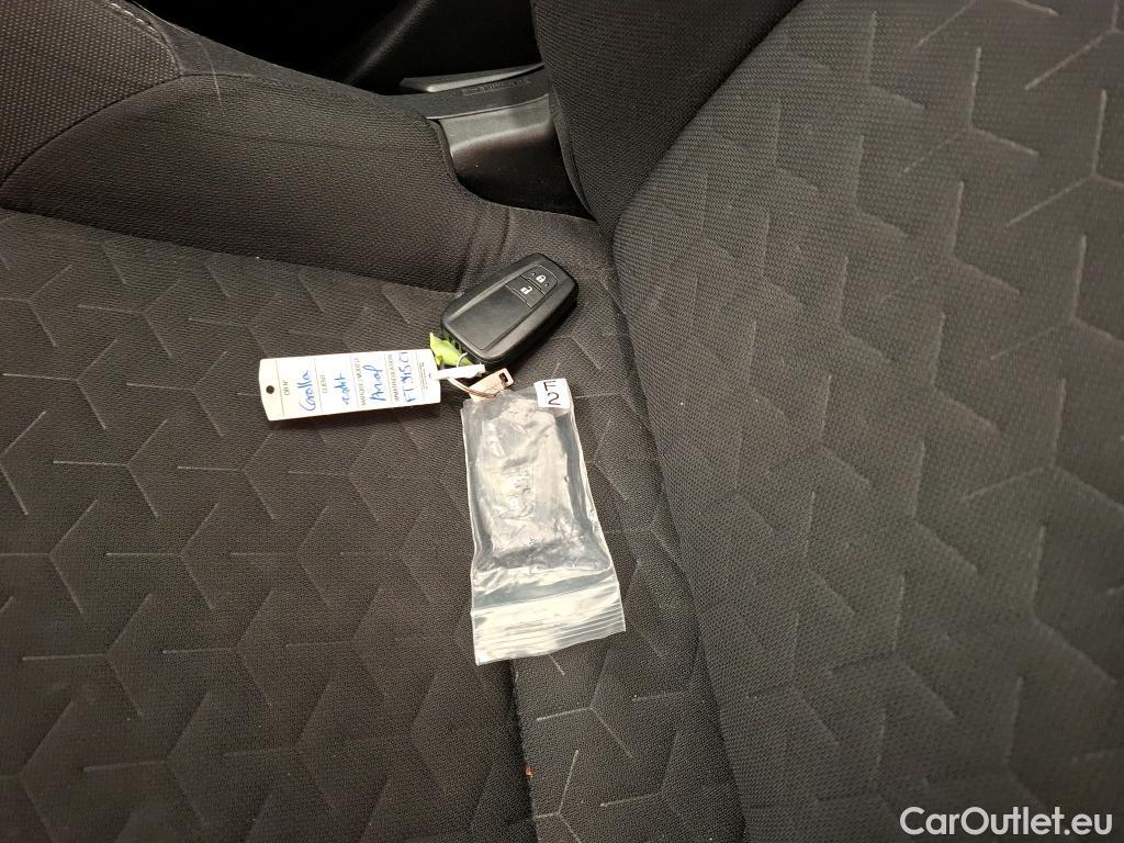 Toyota  Corolla TOYOTA  / 2018 / 5P / Berline Hybride 122h Dynamic Business #12