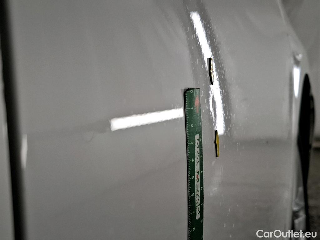 Toyota  Corolla TOYOTA  / 2018 / 5P / Berline Hybride 122h Dynamic Business #29