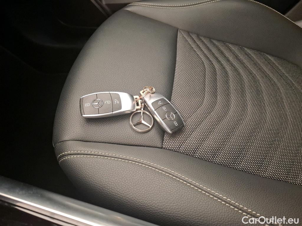 Mercedes  GLA MERCEDES-BENZ  / 2020 / 5P / SUV  250 e BUSINESS LINE DCT #12