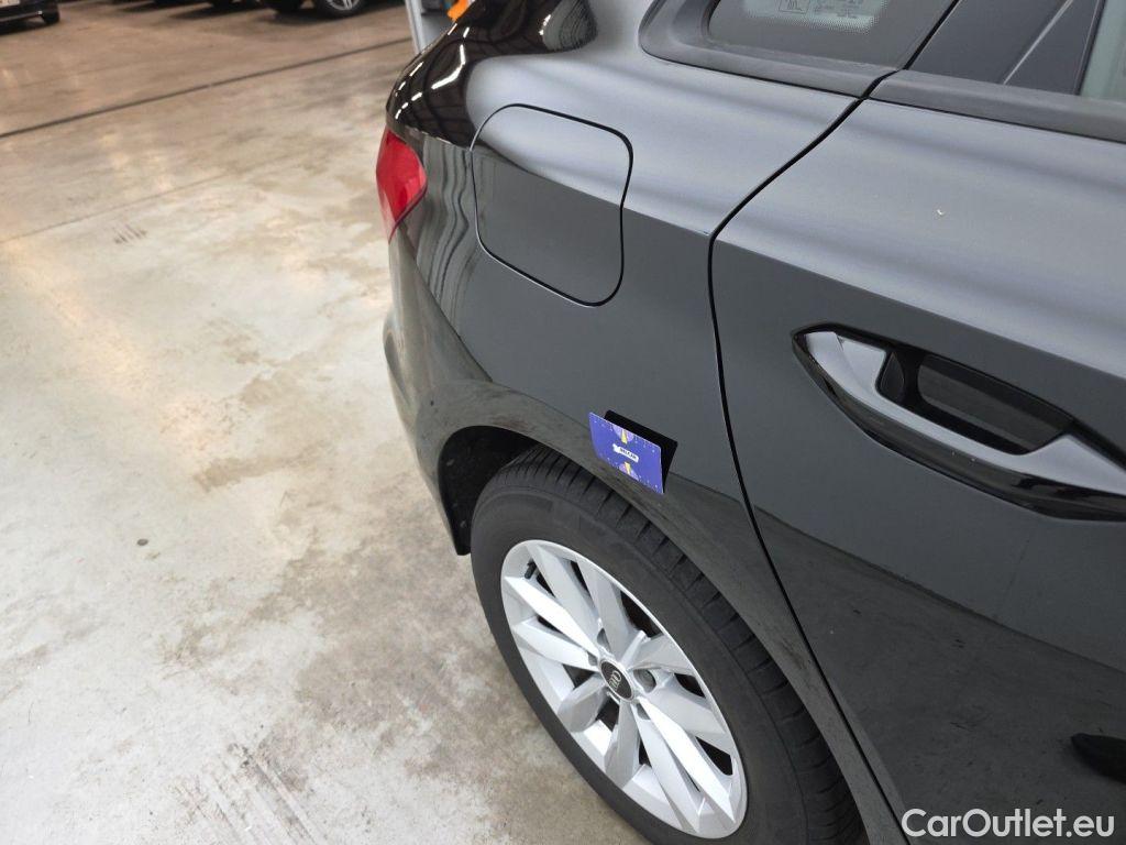 Audi  A3 Audi  Sportback 2.0 30 TDi 85kW 5d #24