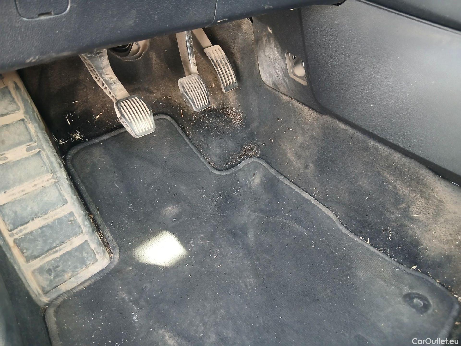  Ford  Kuga FORD  / 2019 / 5P / todoterreno Titanium 1.5 EcoBoost 110kW (150CV) #2