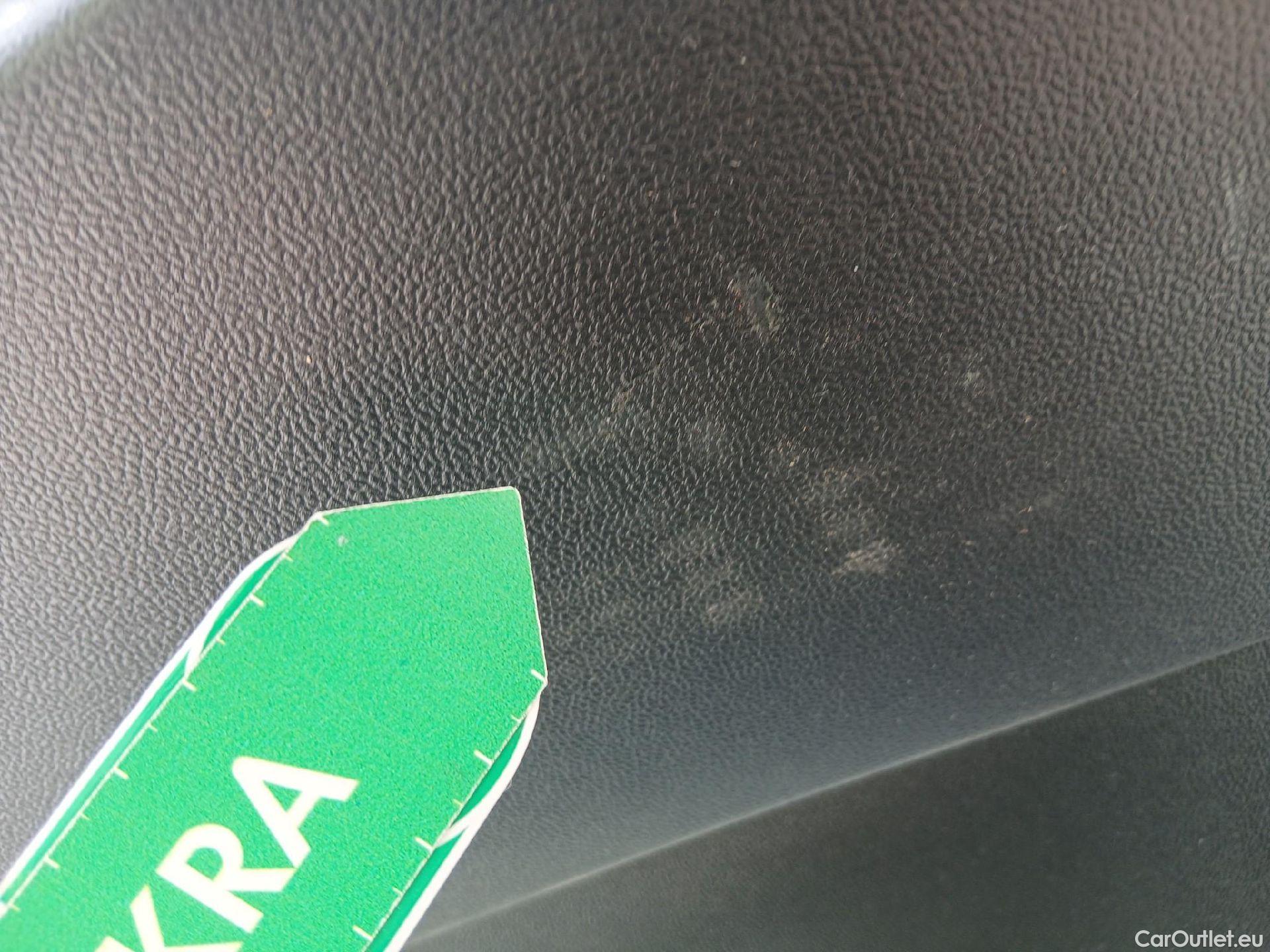  Ford  Kuga FORD  / 2019 / 5P / todoterreno Titanium 1.5 EcoBoost 110kW (150CV) #3