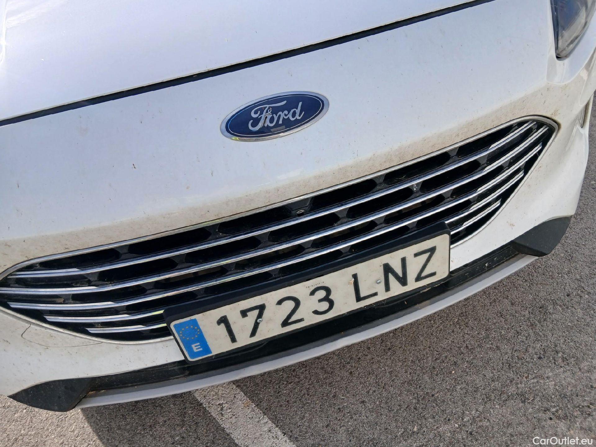  Ford  Kuga FORD  / 2019 / 5P / todoterreno Titanium 1.5 EcoBoost 110kW (150CV) #12