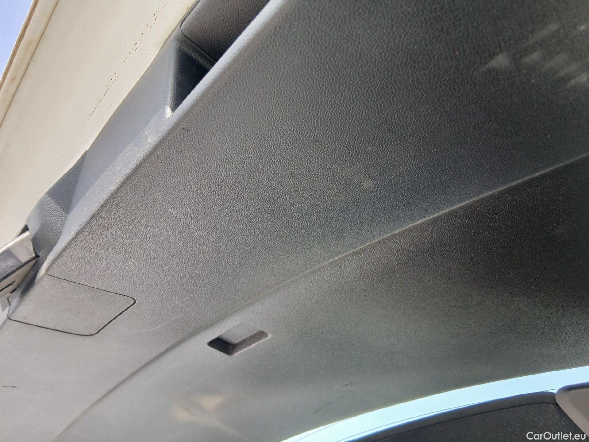  Ford  Kuga FORD  / 2019 / 5P / todoterreno Titanium 1.5 EcoBoost 110kW (150CV) #4