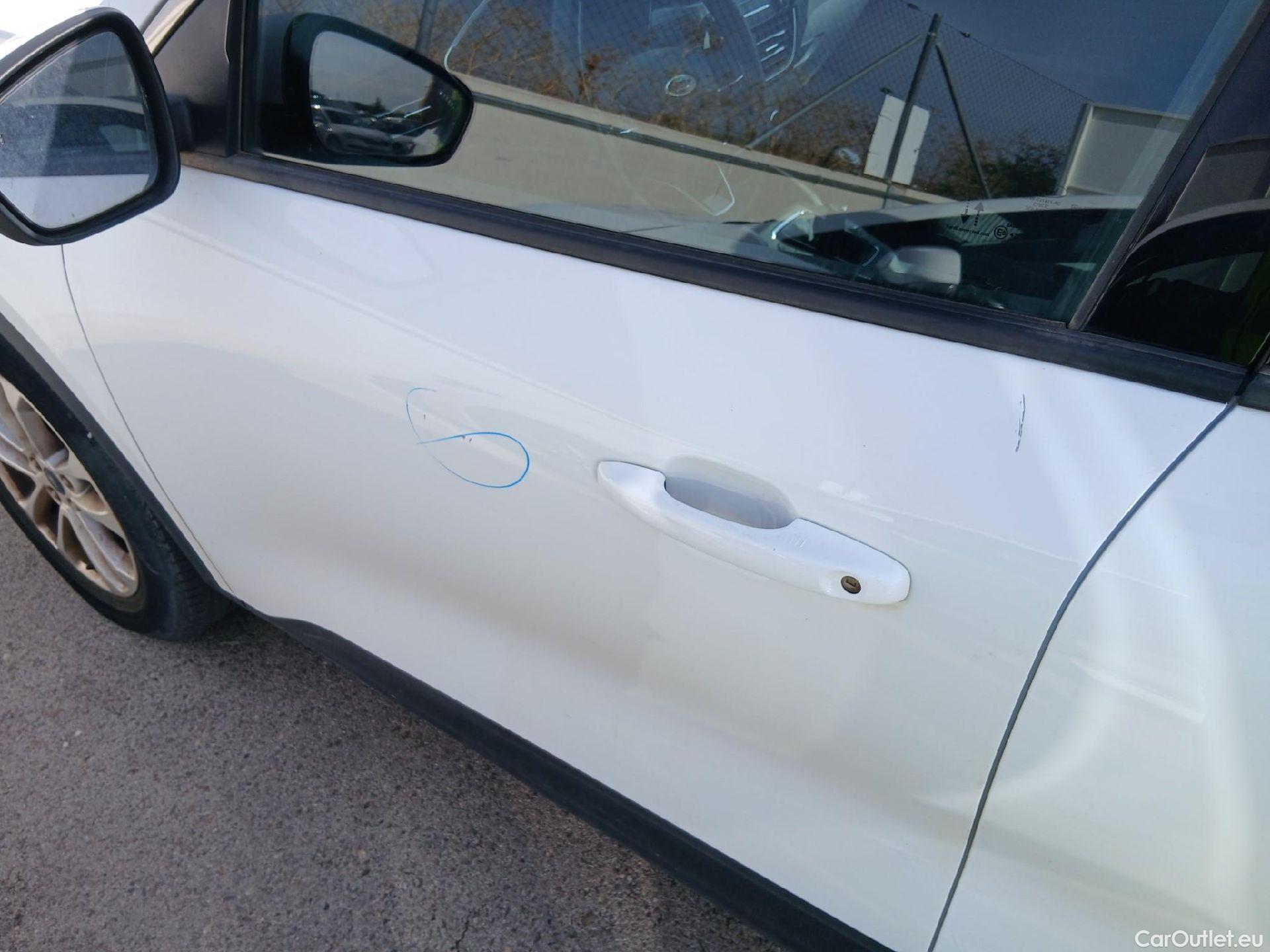  Ford  Kuga FORD  / 2019 / 5P / todoterreno Titanium 1.5 EcoBoost 110kW (150CV) #19