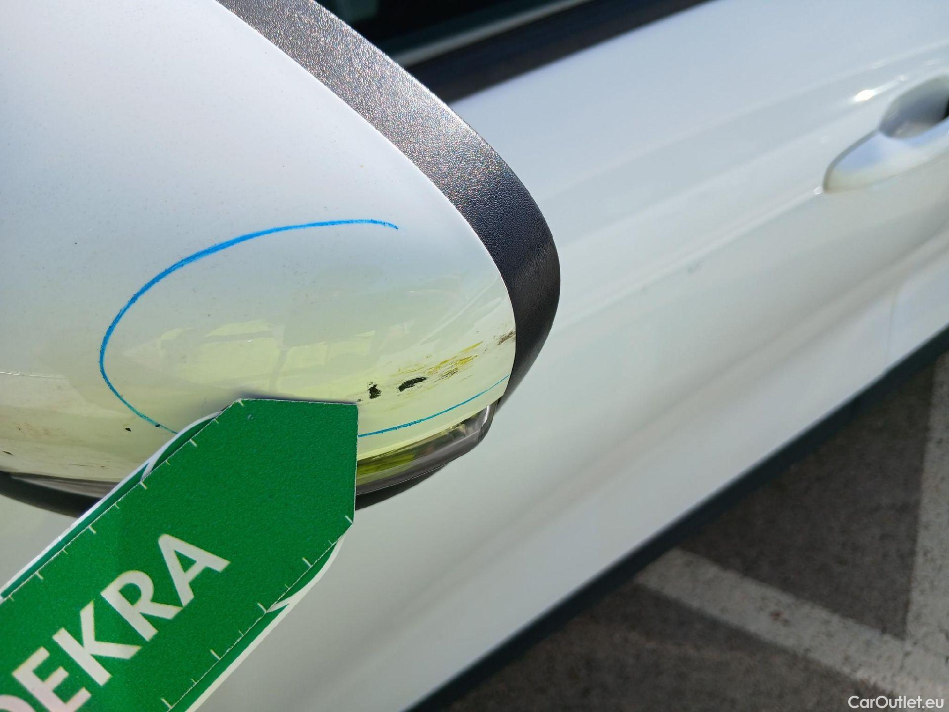  Ford  Kuga FORD  / 2019 / 5P / todoterreno Titanium 1.5 EcoBoost 110kW (150CV) #17