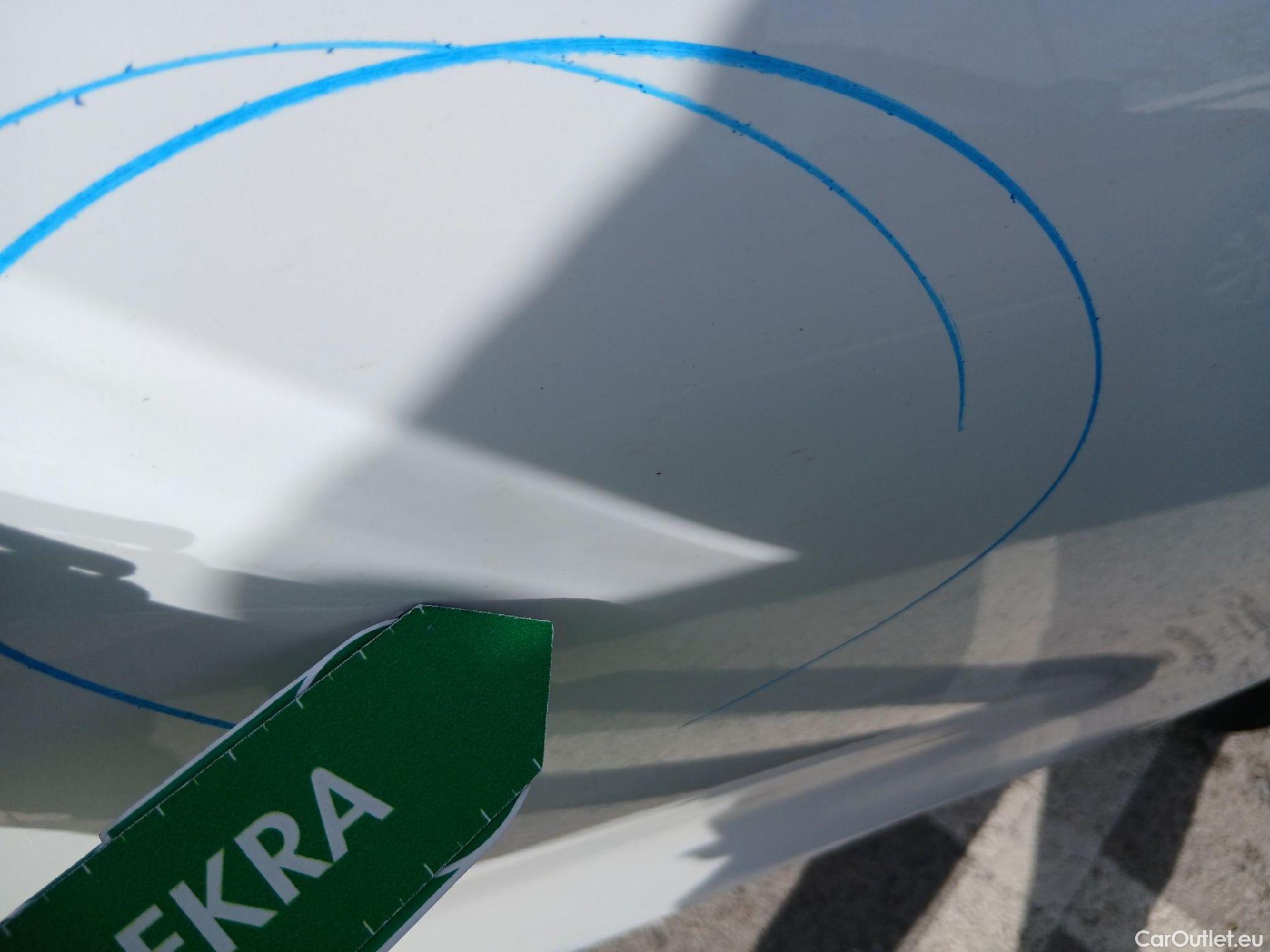  Ford  Kuga FORD  / 2019 / 5P / todoterreno Titanium 1.5 EcoBoost 110kW (150CV) #32