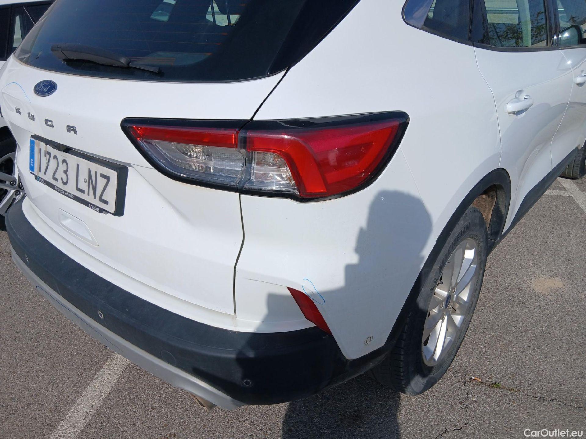  Ford  Kuga FORD  / 2019 / 5P / todoterreno Titanium 1.5 EcoBoost 110kW (150CV) #28