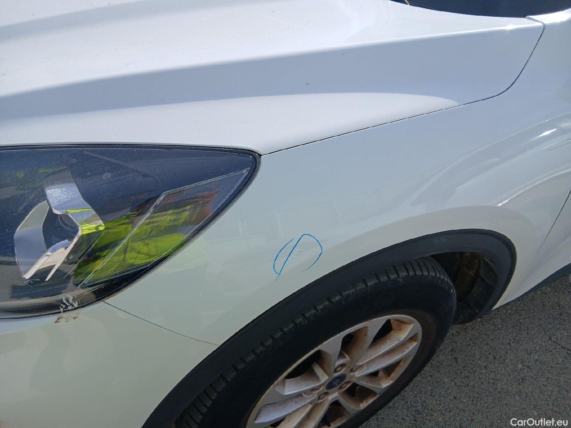  Ford  Kuga FORD  / 2019 / 5P / todoterreno Titanium 1.5 EcoBoost 110kW (150CV) #15