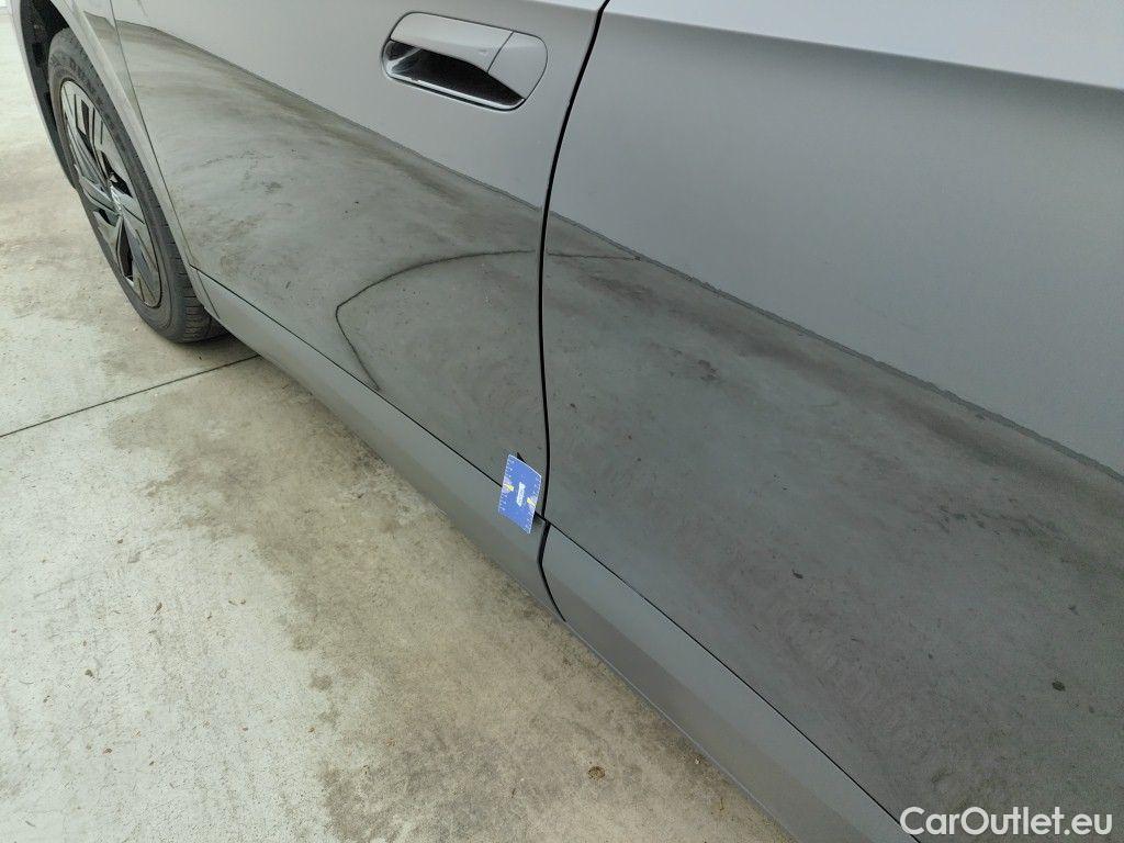 Volkswagen  ID.4 Volkswagen  77 kWh - Max 5d #36