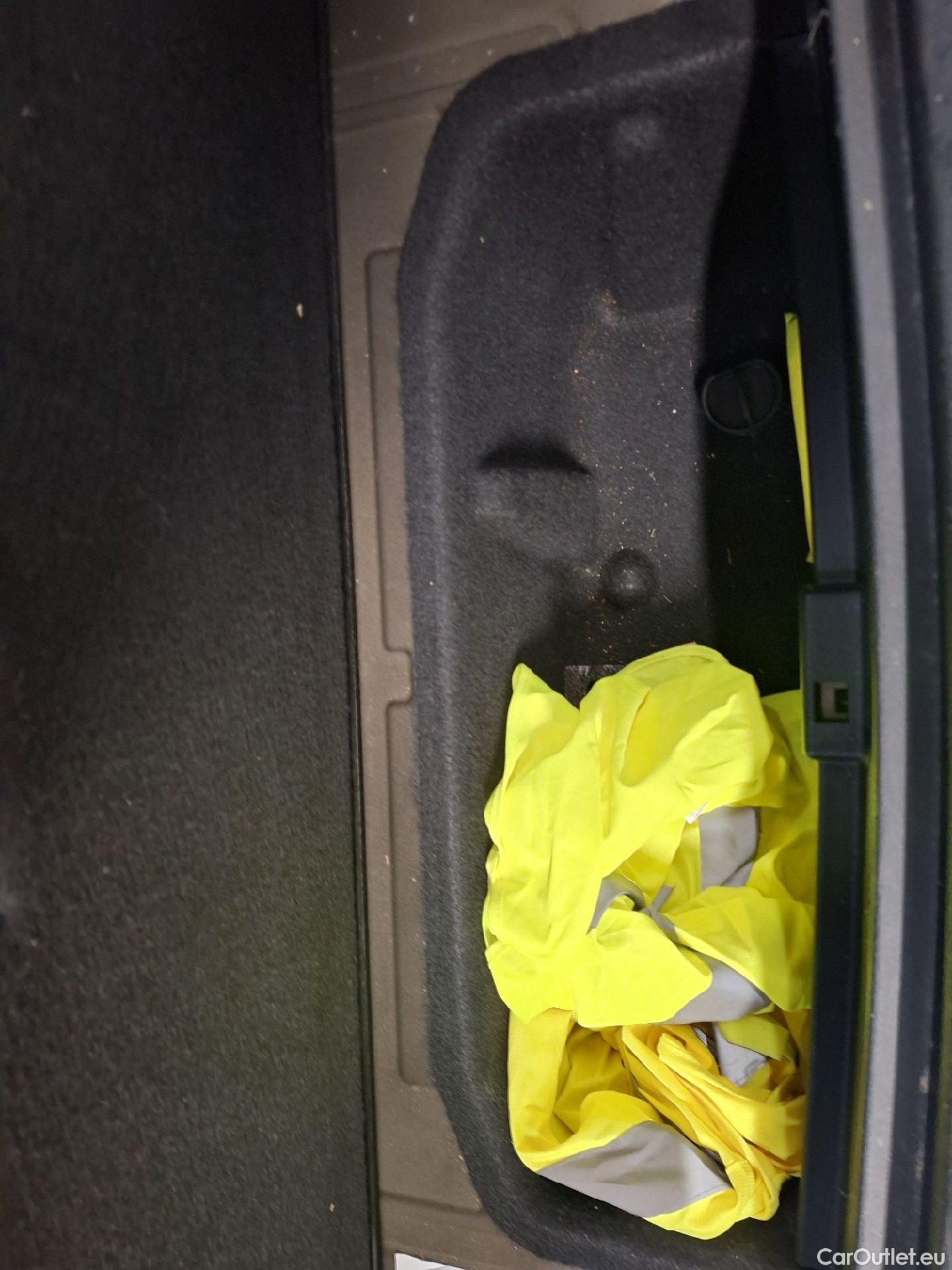 Volkswagen  ID.4 VW,  '20 BEV, Volkswagen  77kWh Pro Life 5d #1