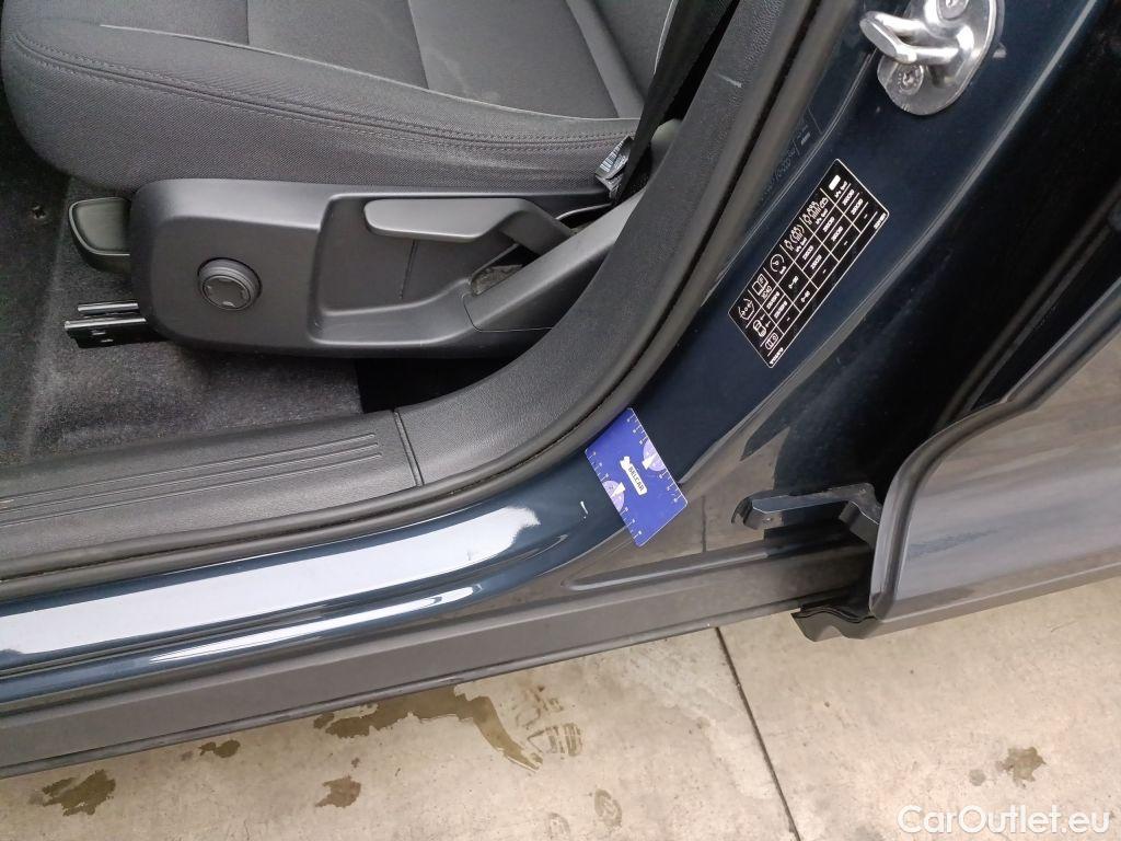 Volvo  XC 40 Volvo XC40 T3 Geartronic Momentum Pro 5d #22