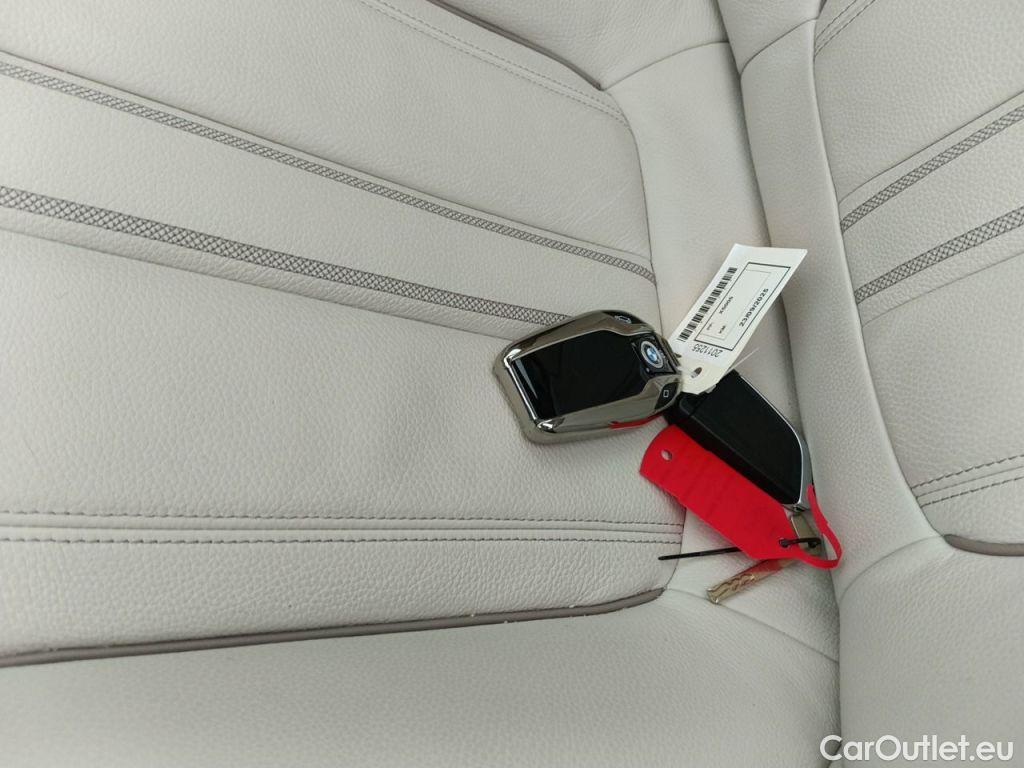 Bmw  Serie 5 BMW 5 DIESEL - 2020 520 dA 190 MHD 4d #4