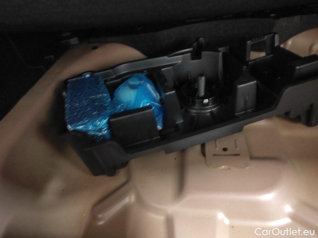 Citroen  C4 Citroën  1.5 BlueHDi 130 S&S EAT8 Shine 5d #15