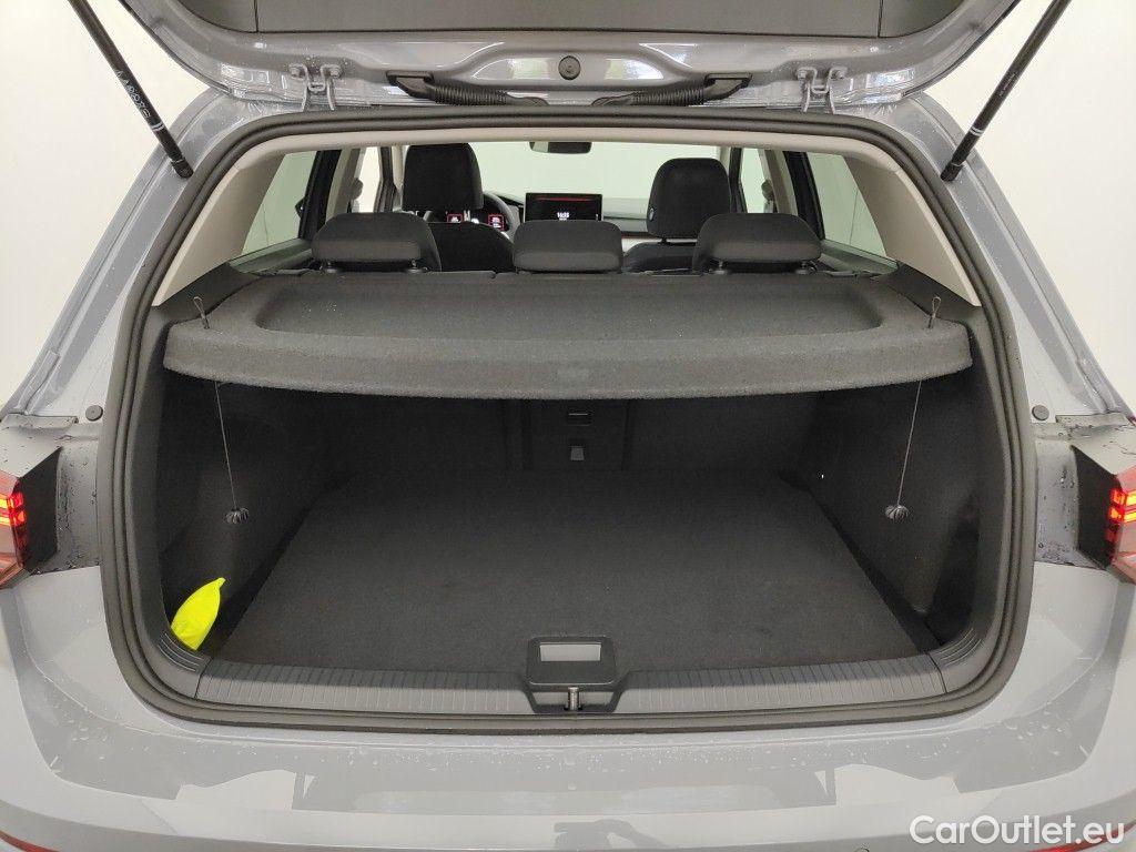 Volkswagen  Golf  Volkswagen VIII 1.5 TSI 85kW Life Business 5d #14