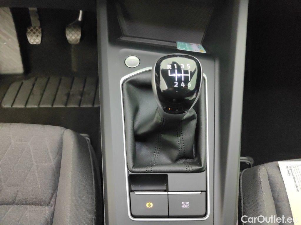 Volkswagen  Golf  Volkswagen VIII 1.5 TSI 85kW Life Business 5d #21