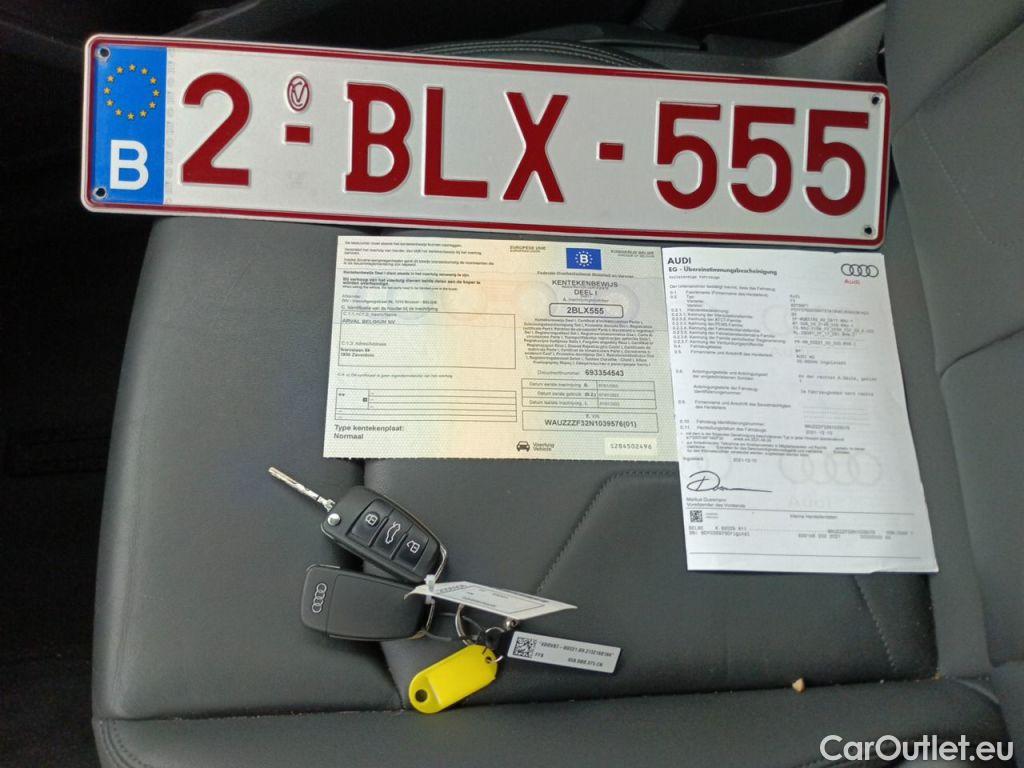 Audi  Q3 Audi  35 TDI S Tronic Business Edition 5d #4