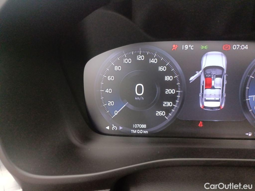 Volvo  XC 40 Volvo XC40 T3 Geartronic Momentum Pro 5d #6