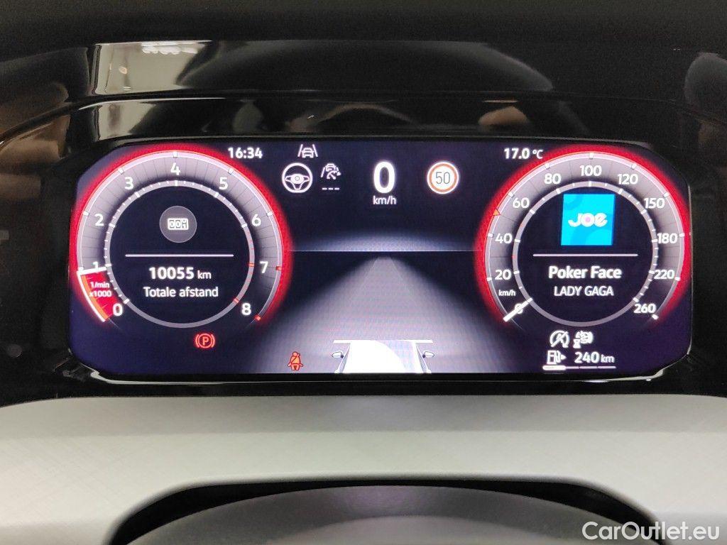 Volkswagen  Golf  Volkswagen VIII 1.5 TSI 85kW Life Business 5d #6