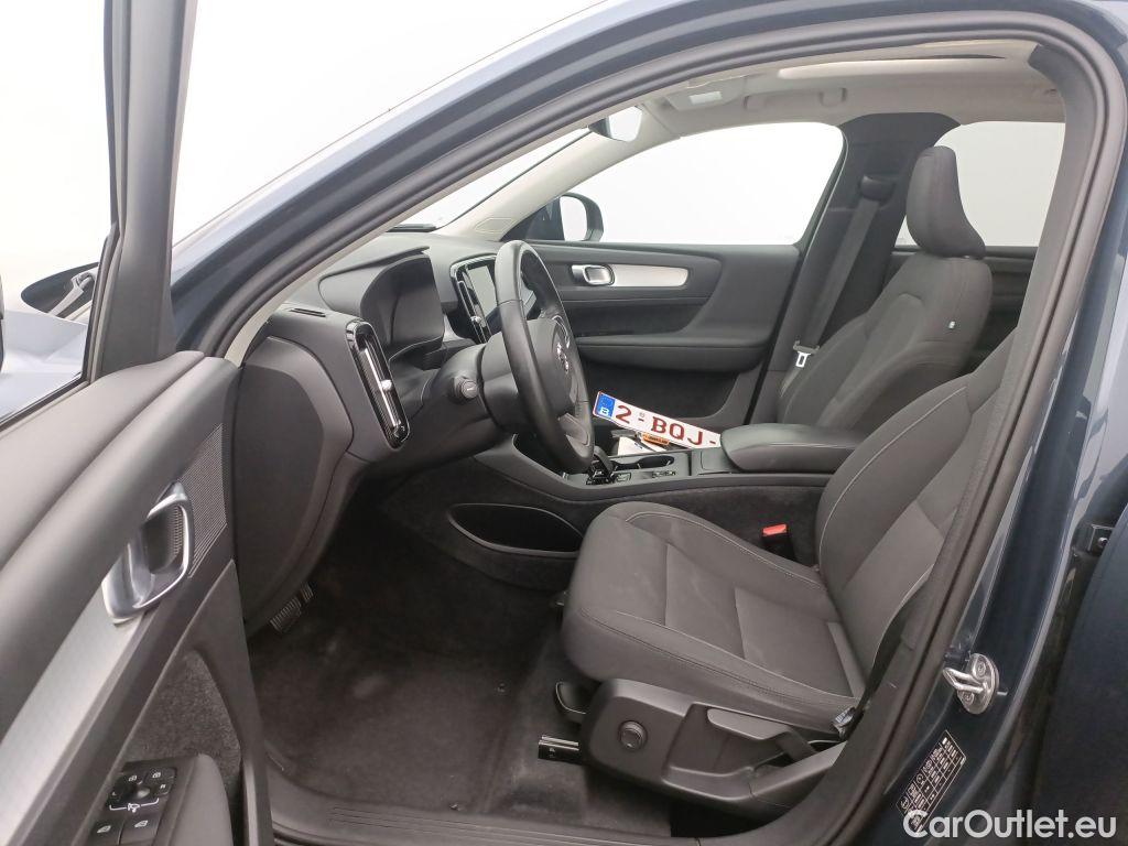 Volvo  XC 40 Volvo XC40 T3 Geartronic Momentum Pro 5d #3