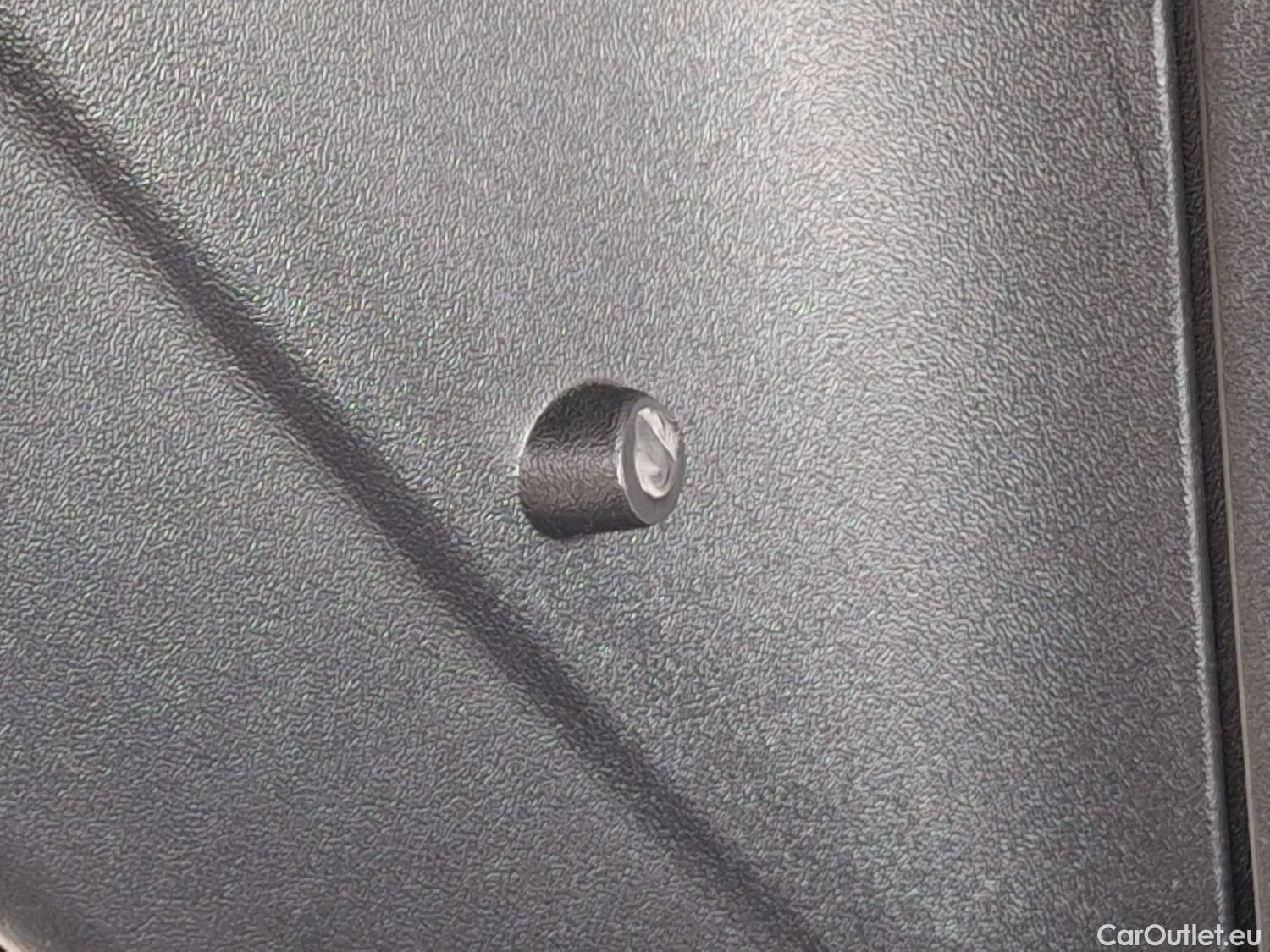 Volkswagen  ID.4 VW,  '20 BEV, Volkswagen  77kWh Pro Life 5d #11