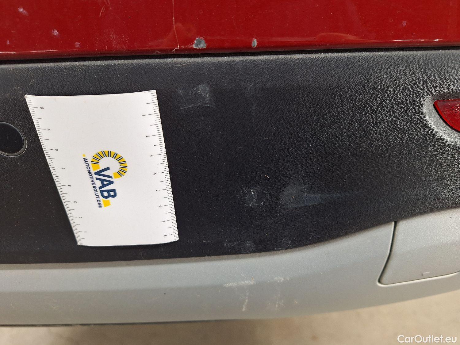 Mercedes  GLB Mercedes,  '19, Mercedes-Benz   180 d 5d 7pl #2