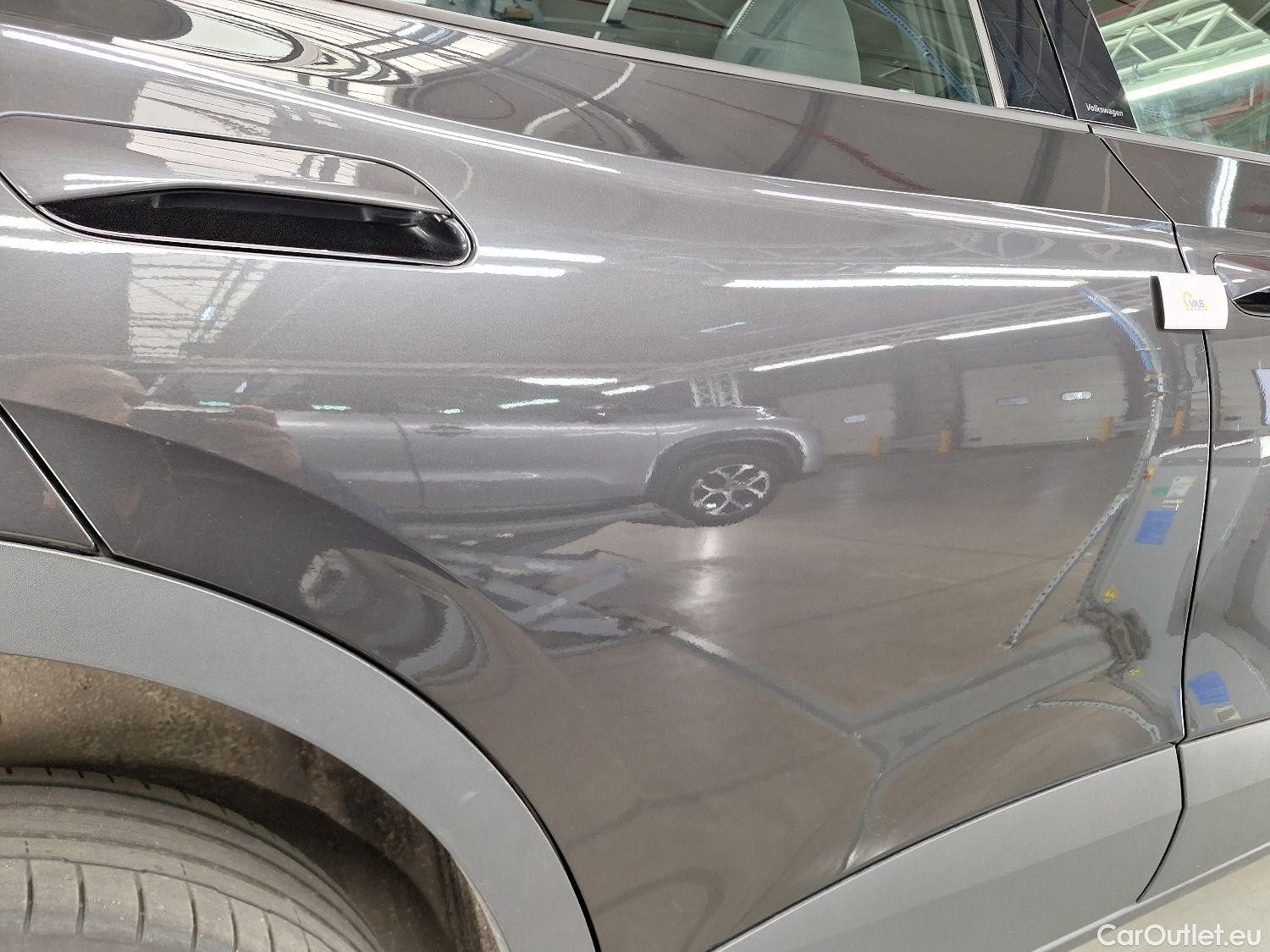 Volkswagen  ID.4 VW,  '20 BEV, Volkswagen  77kWh Pro Life 5d #6