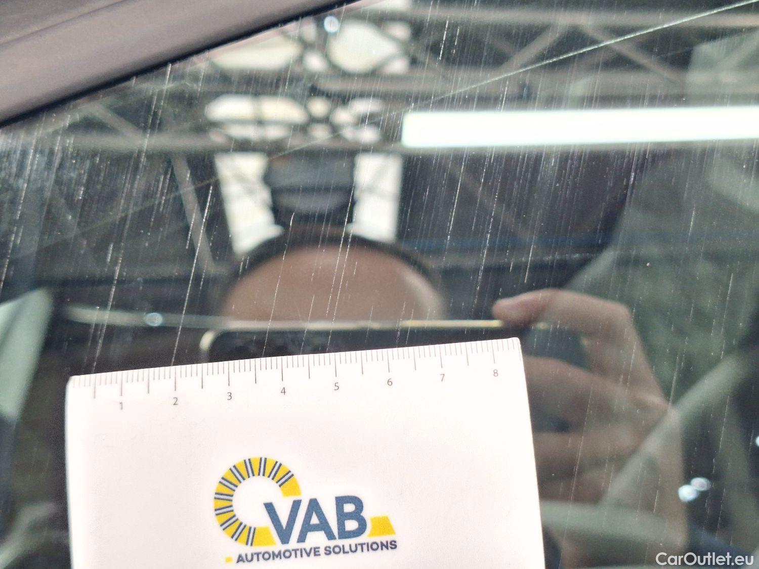 Volkswagen  ID.4 VW,  '20 BEV, Volkswagen  77kWh Pro Life 5d #15