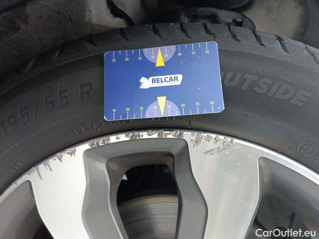 KIA  STONIC KIA  1.0 T 100 Urban Edition 5d #40