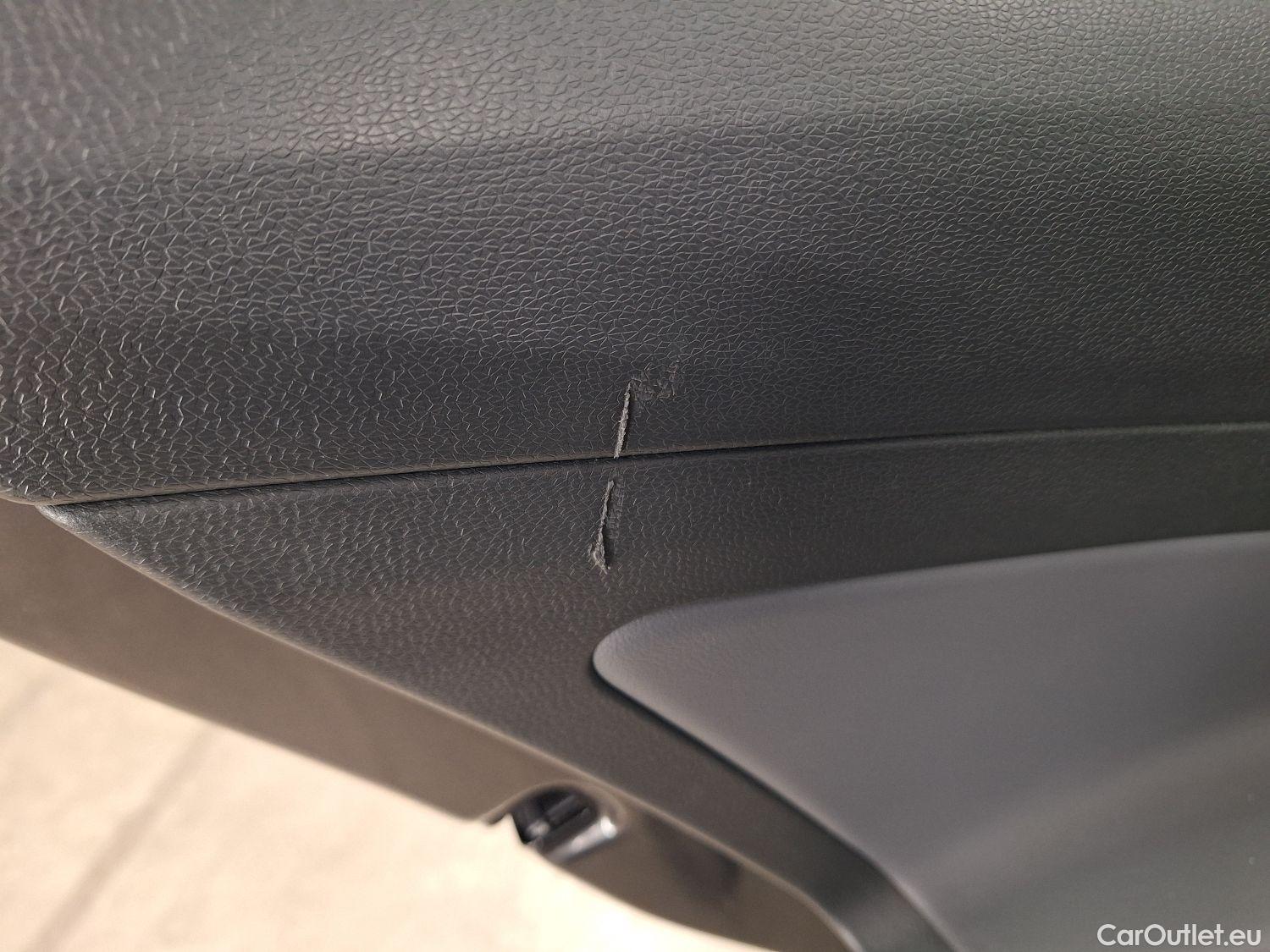 Volkswagen  ID.4 VW,  '20 BEV, Volkswagen  77kWh Pro Life 5d #13