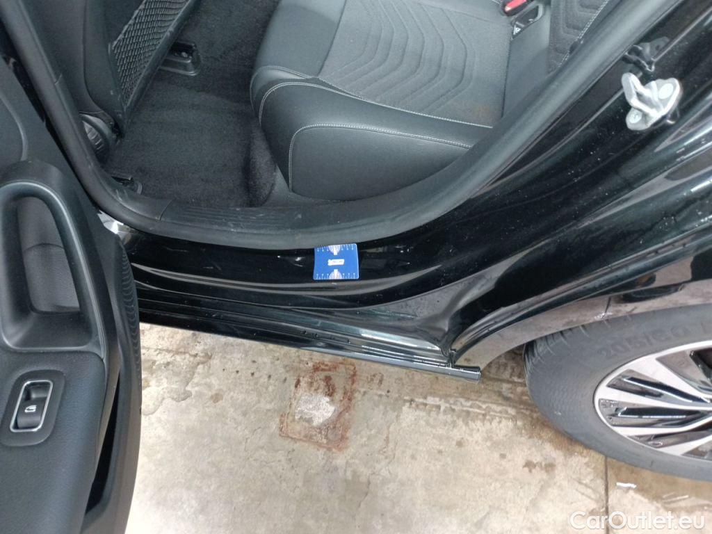 Mercedes  A-Klasse Mercedes-Benz  Limousine A 180 Business Solution 4d #25