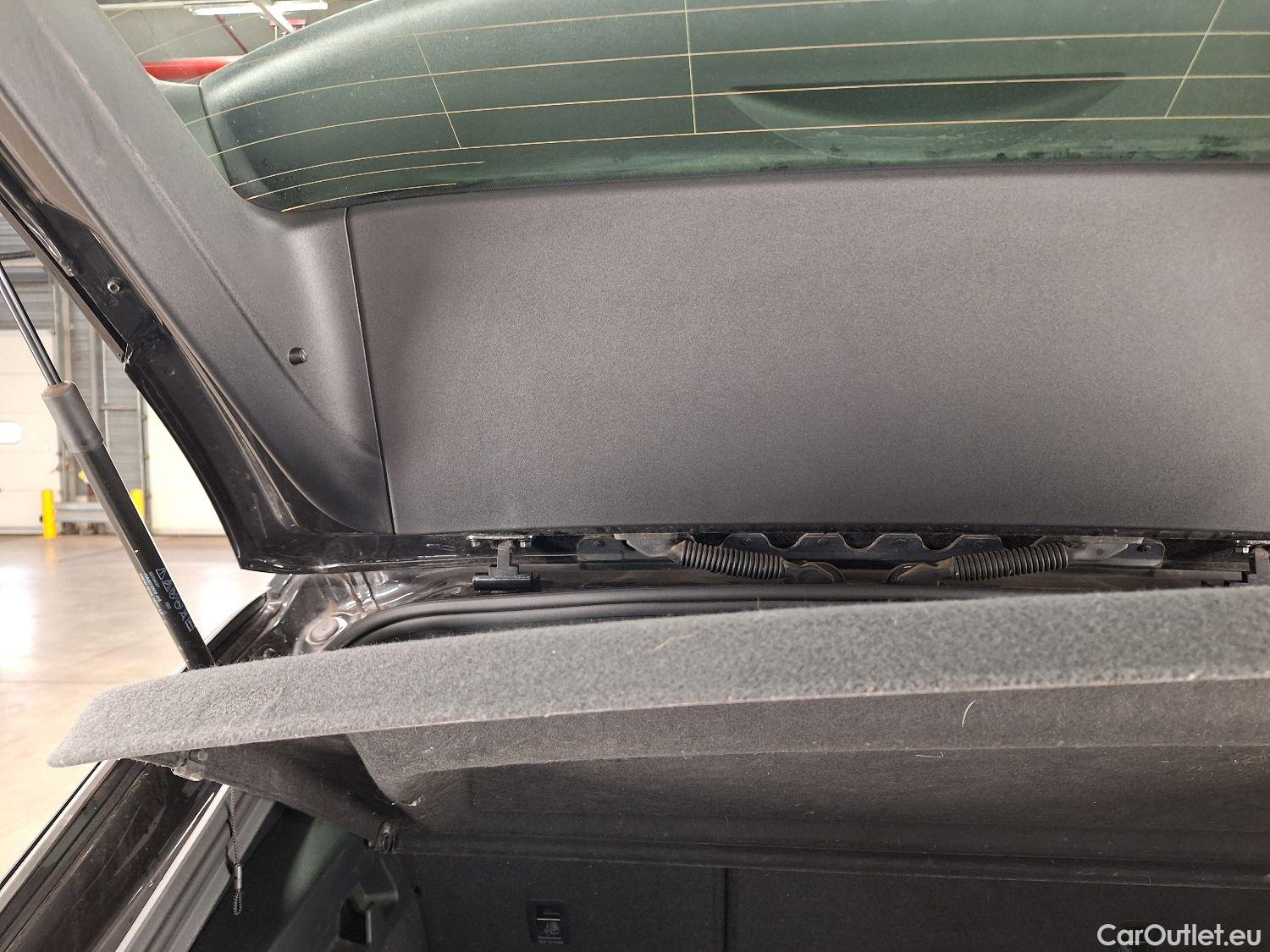 Volkswagen  ID.4 VW,  '20 BEV, Volkswagen  77kWh Pro Life 5d #10