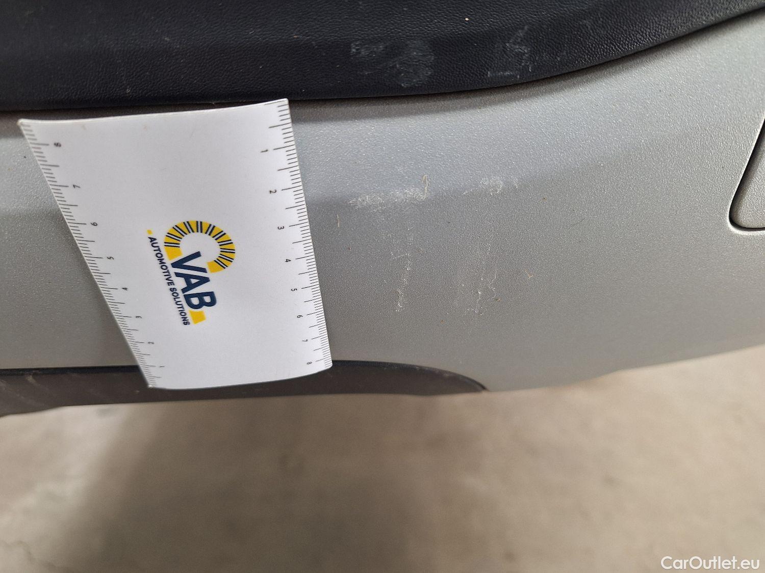 Mercedes  GLB Mercedes,  '19, Mercedes-Benz   180 d 5d 7pl #6