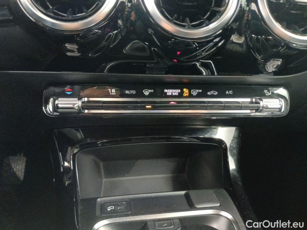 Mercedes  A-Klasse Mercedes-Benz  Limousine A 180 Business Solution 4d #31