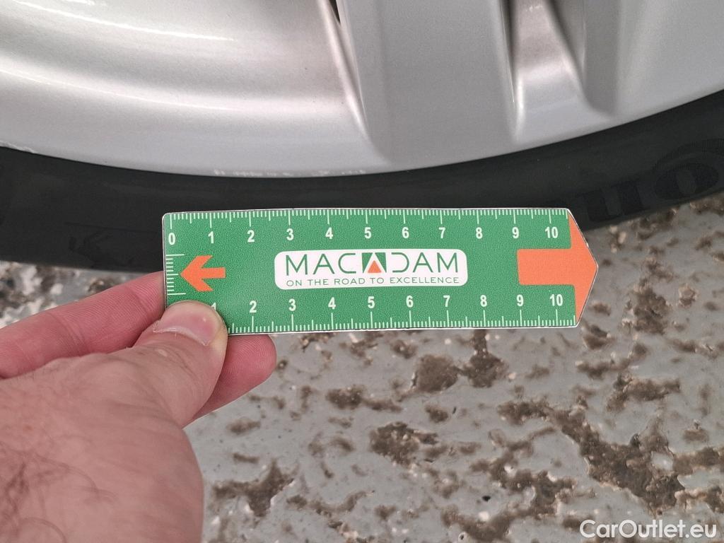 Toyota  Corolla TOYOTA  Touring Sports / 2018 / 5P / Break Hybride 122h Dynamic Business Stage Acad #4