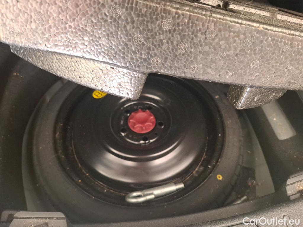 Toyota  Corolla TOYOTA  Touring Sports / 2018 / 5P / Break Hybride 122h Dynamic Business Stage Acad #11