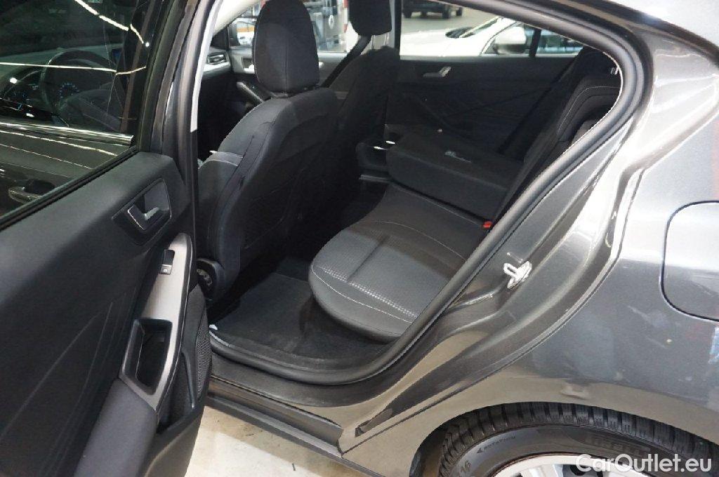 Ford  Focus  Lim. Cool & Connect 1.5 EcoBlue 70KW MT6 E6dT #9