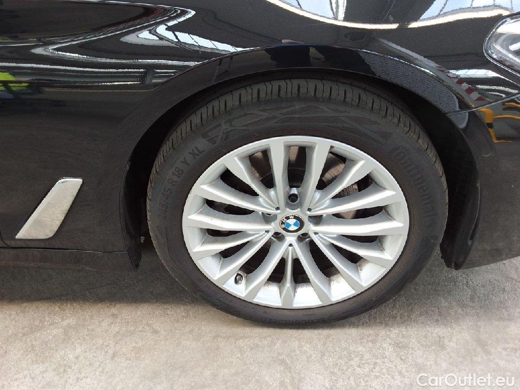 Bmw  Serie 5 Baureihe 5 Touring 520 d Luxury Line 2.0 140KW AT8 E6d #68