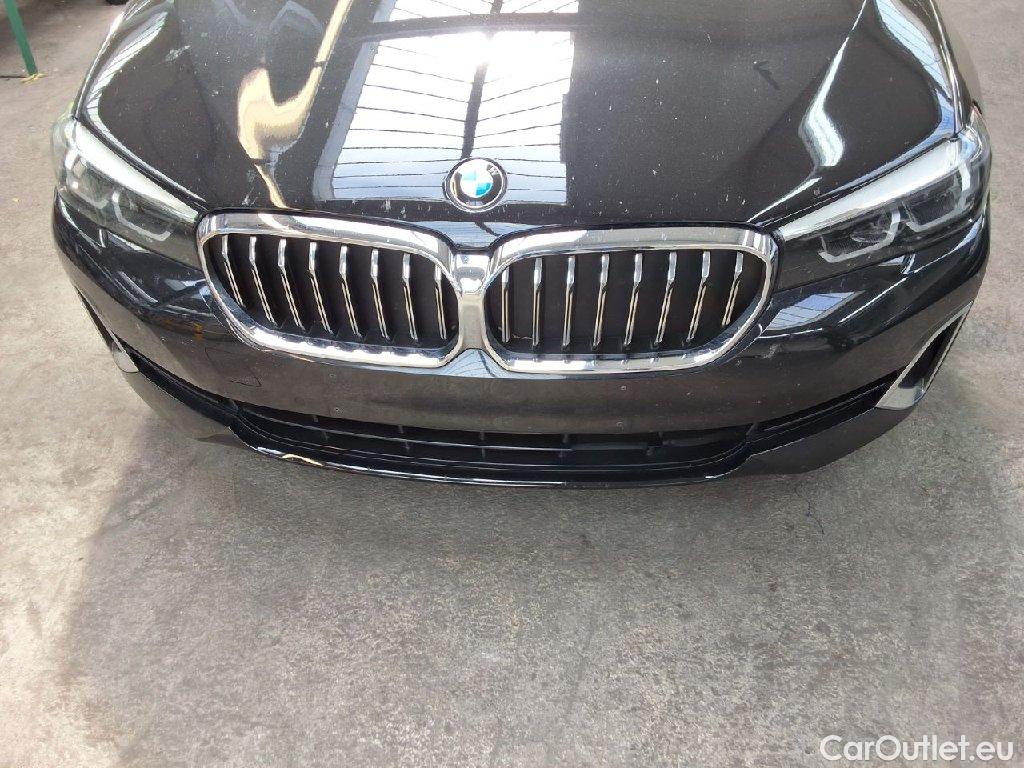 Bmw  Serie 5 Baureihe 5 Touring 520 d Luxury Line 2.0 140KW AT8 E6d #52