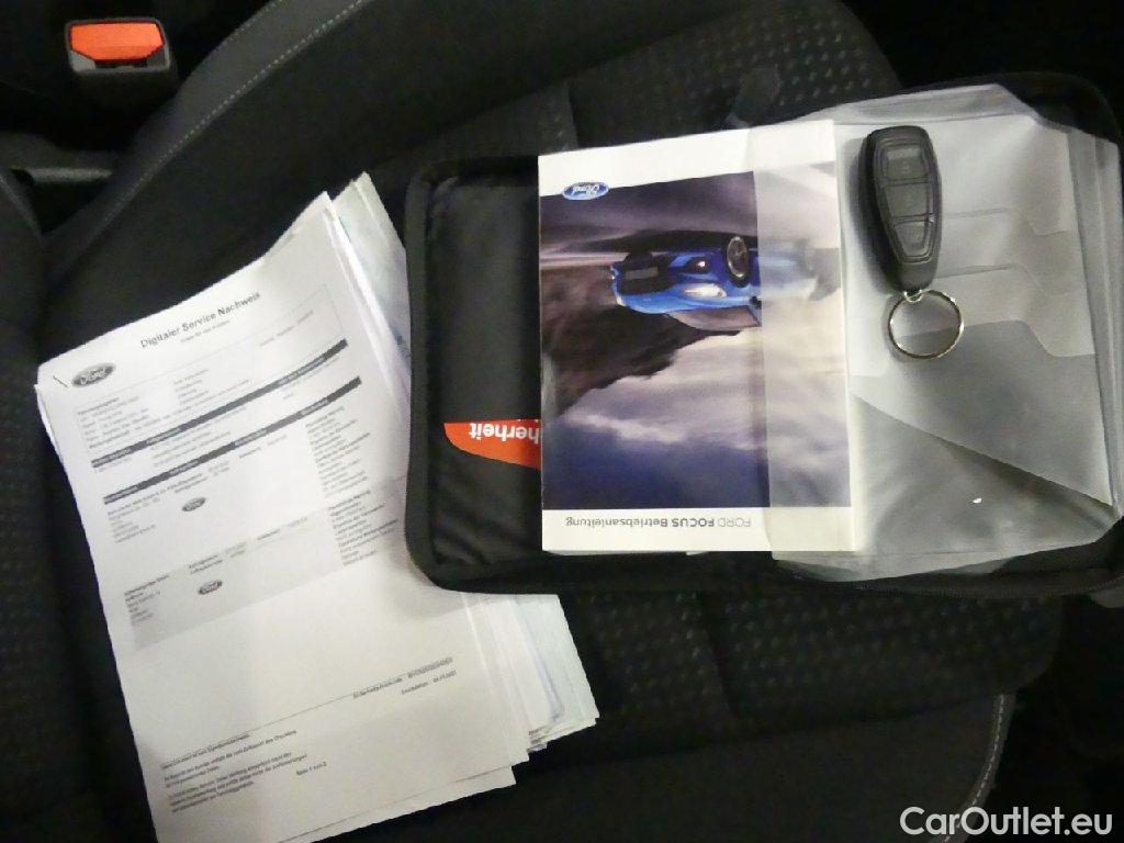 Ford  Focus  Turnier Cool&Connect 1.5 EcoBlue 88KW AT8 E6dT #15