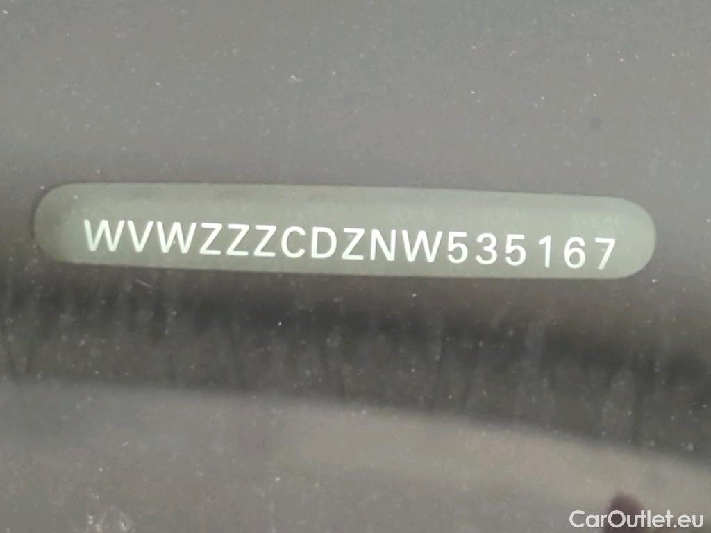Volkswagen  Golf  VIII Variant Life 2.0 TDI 85KW AT7 E6d #3