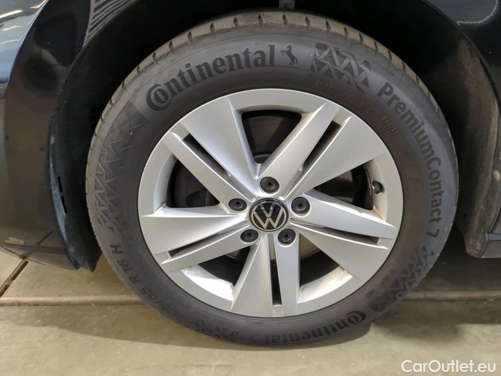 Volkswagen  Golf  VIII Variant Life 2.0 TDI 85KW AT7 E6d #19