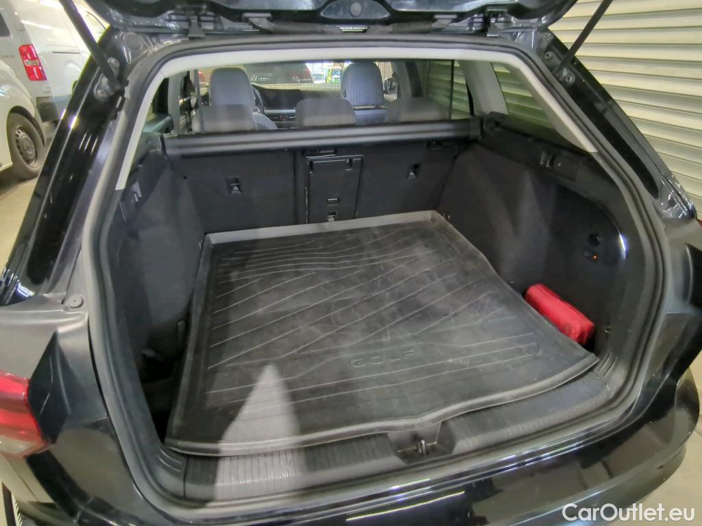 Volkswagen  Golf  VIII Variant Life 2.0 TDI 85KW AT7 E6d #15