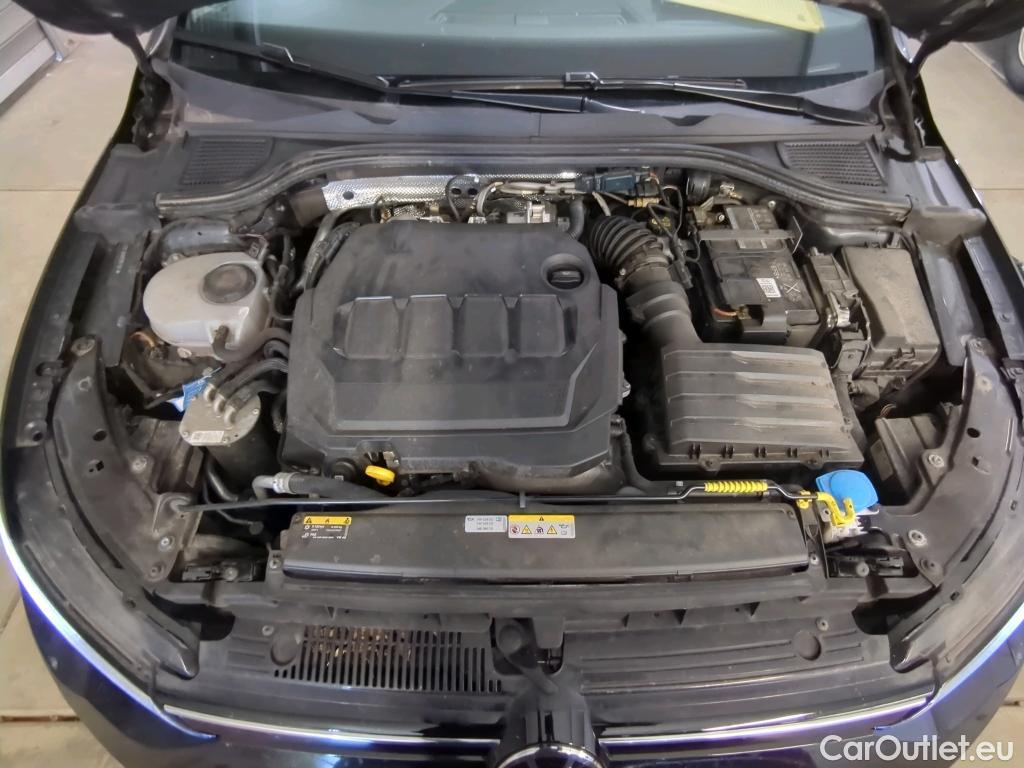 Volkswagen  Golf  VIII Variant Life 2.0 TDI 85KW AT7 E6d #11